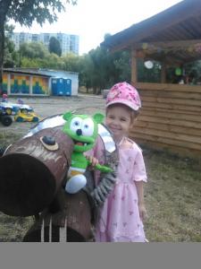 Мишка гуммибер на день рождении королевы Евы.